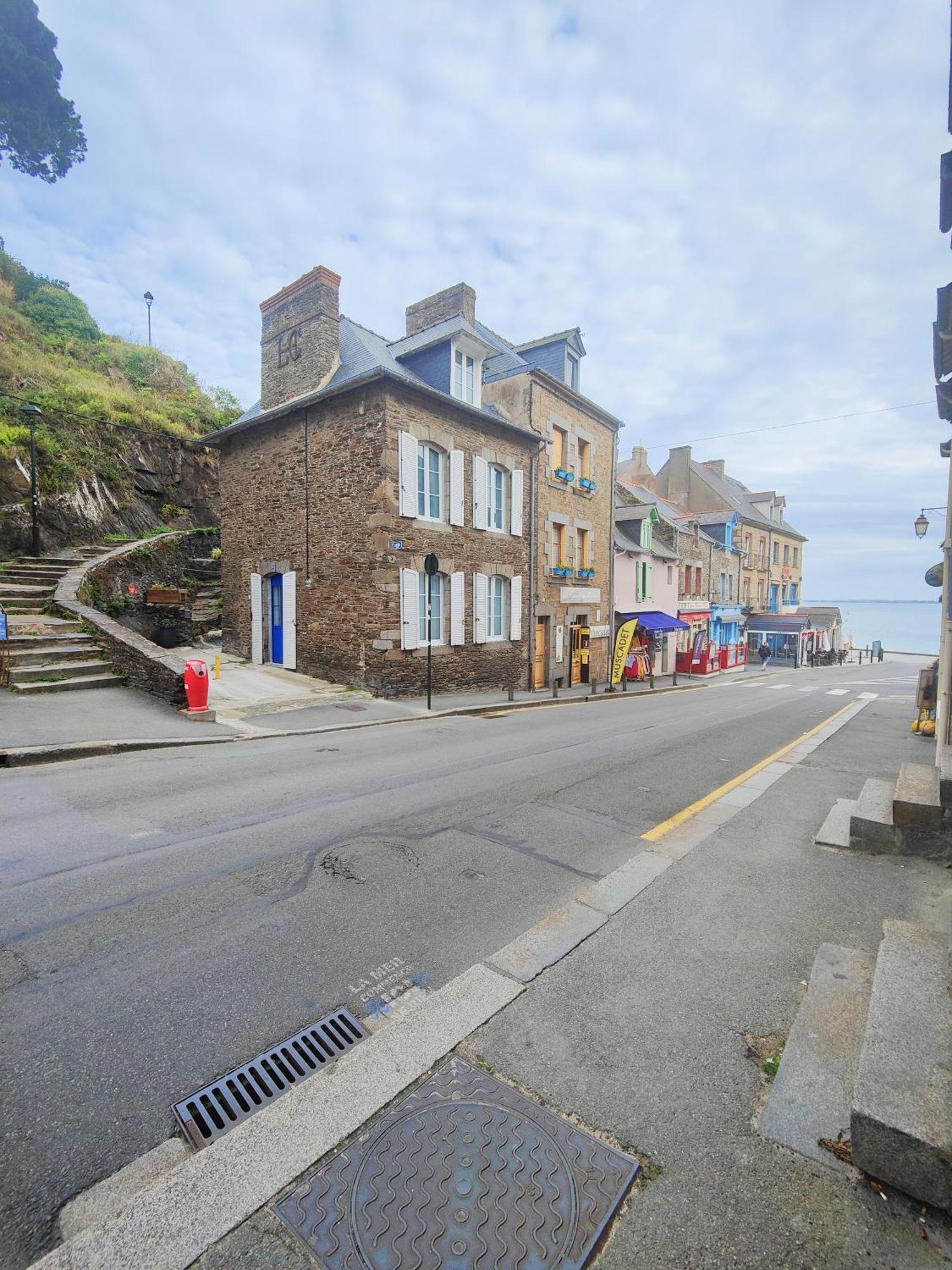 La Merveille By Mrodbnb - Appart Neuf - Vue Mer - 25M Plage & Resto - Cine - Cheminee - Popcorn Cancale Exterior photo